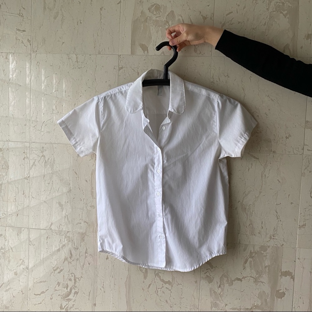 White Peter Pan collar short sleeve buttonup shirt